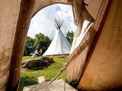 2 incantevoli notti con colazione in una tipica tenda Tipi per 3 persone