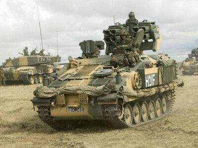 Geschenkbox Fahrt mit einem Raketenabschusspanzer in Norditalien für 1 Person