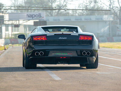 Ferrari und Lamborghini fahren