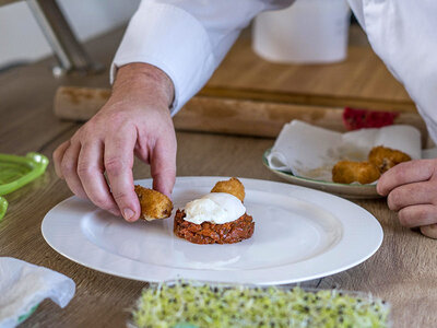 Coffret Expérience gastronomique à domicile avec menu pour 2 cuisiné et servi à table par un chef