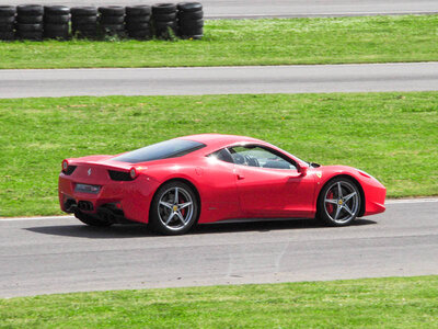 Cofanetto regalo Adrenalina sul Circuito di Castelletto di Branduzzo: 7 giri in pista su Ferrari 458