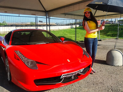 Cofanetto Guida su pista a Castelletto di Branduzzo: 1 giro su Ferrari 458 con video