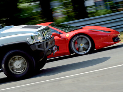 Castelletto di Branduzzo: 3 emozionanti giri alla guida di una Ferrari 458