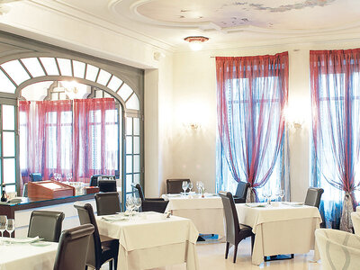 1 noche en habitación superior y 1 hora de spa en el Hotel Sant Roc de 4*