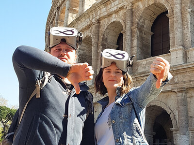 Cofanetto Al Colosseo: esperienza storica VR e visita guidata salta-fila