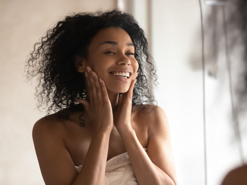 Gelaatsverzorging van minstens 30 minuten voor 1 persoon