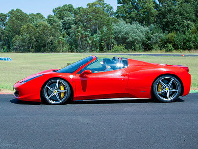 Cofanetto 3 giri al prezzo di 2 in Ferrari F430 Spider nel Circuito di Arese