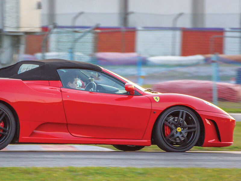 2 giri di pista al volante di una Ferrari F430 Spider F1