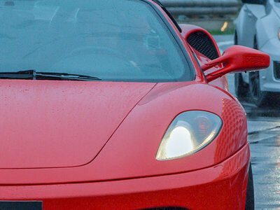 Adrenalina in pista: 2 giri al prezzo di 1 in Ferrari 430 Spider