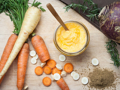 Coffret Sélection de pots gourmets pour bébé avec glacière et tétine moustache