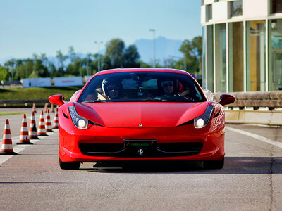 Cofanetto 2 giri su Ferrari 458 e Lamborghini Gallardo presso l'Autodromo di Vallelunga