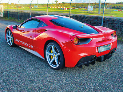 Cofanetto Ferrari F488 GTB e Lamborghini Huracán EVO: 4 giri sul Circuito di Arese con video ricordo