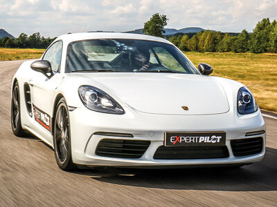 Coffret cadeau Session pilotage de 2 tours de circuit en Porsche Cayman à Dijon