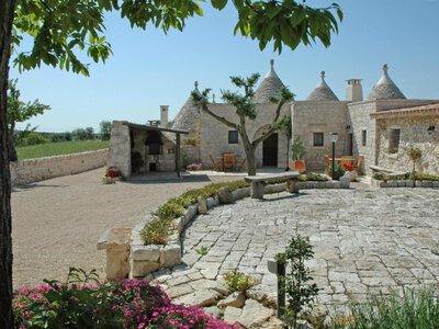 Trulli, vino e buon cibo: 2 magiche notti in Puglia con visita ai vigneti e degustazione