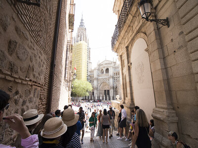 De Madrid a Toledo: visita guiada, entrada a 7 monumentos y cata de vinos y tapas