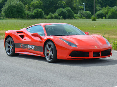 8 tours de circuit au volant d'une Ferrari 488 GTB et d'une Porsche Cayman