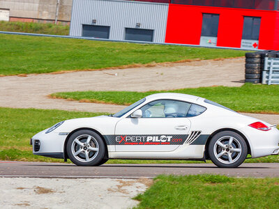 Coffret cadeau Pilotage 8 tours de circuit en Porsche, Alpine ou Mégane RS sur le circuit Geoparc