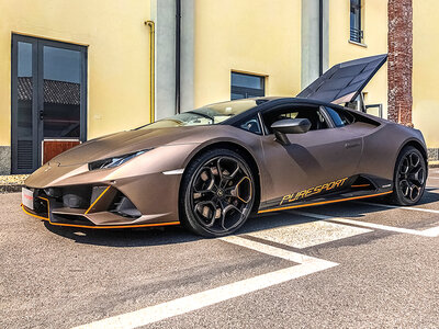 Cofanetto Lamborghini Huracán EVO su pista: 1 giro a tutto gas presso l’Autodromo di Vallelunga