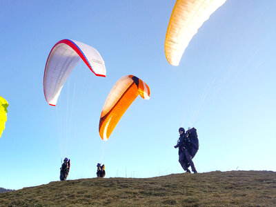 Sport estremi: 1 suggestivo volo in parapendio biposto tra i cieli di Lucerna