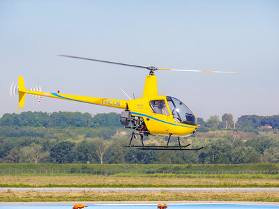 Pilota di elicottero per un giorno: volo di 30 minuti a bordo di un Robinson R22