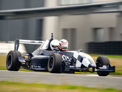 Stage de pilotage : 2x5 tours en Proto Funyo et baptème passager en Formule Renault 2.0 biplace sur le circuit de Fontenay-le-Comte