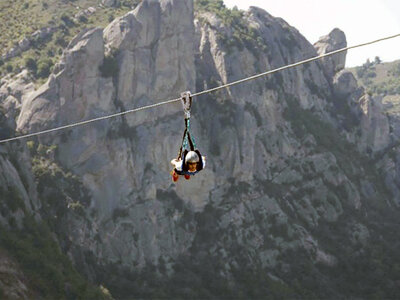 Inebrianti emozioni per 2: volo in zipline e visita alla cantina con degustazione di vini