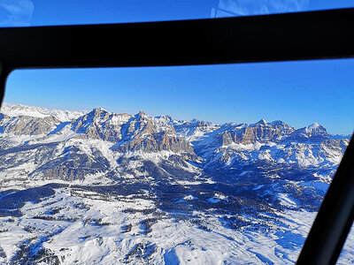 Cofanetto Dolomiti del Brenta: tour panoramico con un volo di 15 minuti in elicottero