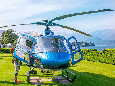 Cofanetto regalo Alla scoperta dei laghi più affascinanti del Nord Italia: tour in elicottero di 30 minuti per 2