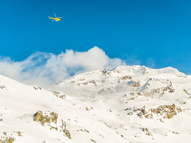 Emozioni ad alta quota: 1 suggestivo volo in elicottero sopra il Monte Rosa