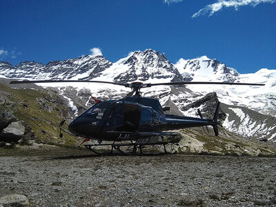 Cofanetto Emozioni ad alta quota: 1 suggestivo volo in elicottero sopra il Monte Rosa