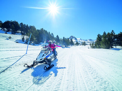 Ruta guiada en moto de nieve doble para 2 personas