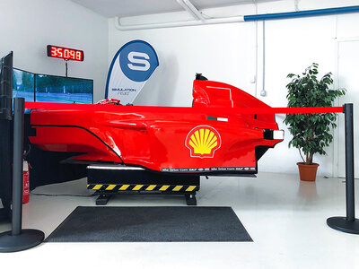 Passione adrenalina: 1 ora alla guida di un moderno simulatore di Formula 1 Full Motion