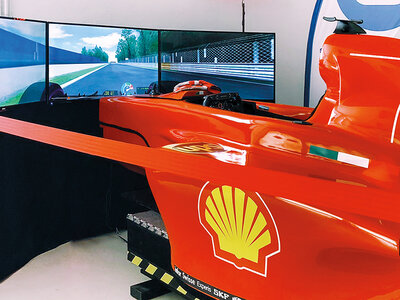 Adrenalina su pista: 45 min di guida su simulatore F1 Full Motion a Milano