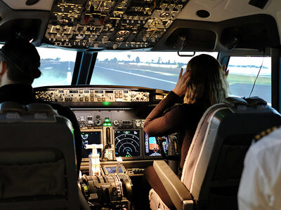 Cofanetto Emozioni in quota: 1 simulazione di volo tra 2 aeroporti a scelta in Flight Simulator