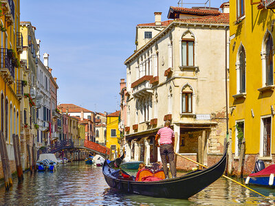 Cofanetto regalo 1 notte ricca di charme al 4* Maison Venezia | UNA ESPERIENZE a due passi dal Canal Grande