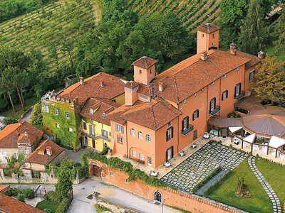 Cofanetto regalo Mille e una fiaba in Piemonte: 2 magiche notti con aperitivo al Castello Rosso