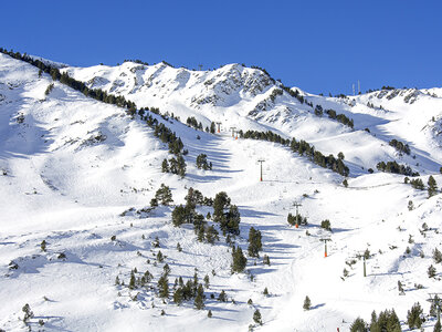 Caja Snowboard en Baqueira: curso de 3h con material incluido para 2 personas