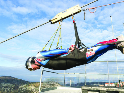 Passione adrenalina: 1 entusiasmante volo su ZipLine con video ricordo