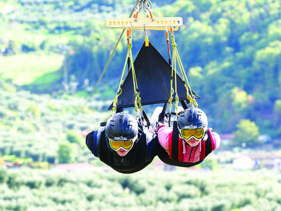 Cofanetto Adrenalina sulla zipline più lunga al mondo: un emozionante volo per 2 con video ricordo