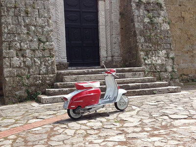 Romantico tour su 2 Lambretta nel Modenese