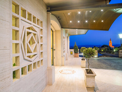 Cofanetto regalo Fuga romantica a Perugia: 2 notti in hotel 4* con Prosecco e cioccolatini