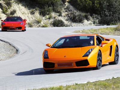 Caja Conducción Ferrari 458 Italia y Lamborghini Gallardo en el circuito de Brunete