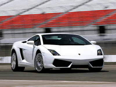 Conducción de Lamborghini Gallardo en el circuito de Montmeló