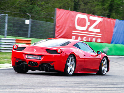 Coffret Émotions en Ferrari 458 : 1 tour de piste sur le circuit du Mugello