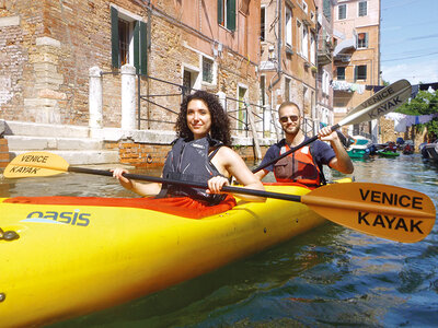 Misteri a Venezia: tour in kayak tra storia e magia per 2 persone