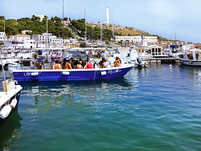 Tour in barca per la famiglia alle grotte di Santa Maria di Leuca con aperitivo a bordo