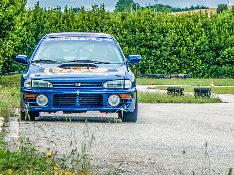 2 giri alla guida di una Subaru Rally su circuito professionistico
