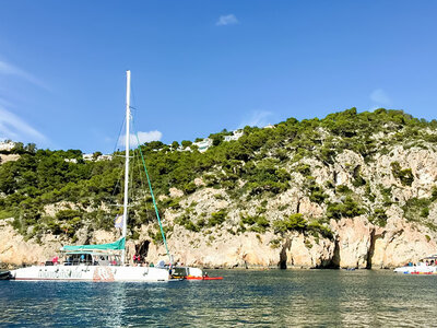 Navegación en catamarán y copa de cava con Mundo Marino