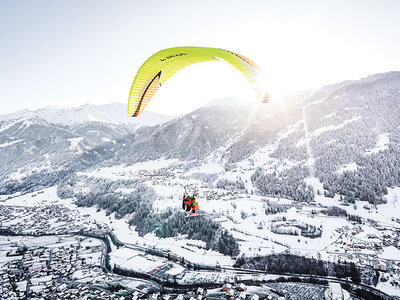 Cofanetto regalo Suggestivo volo in parapendio di 20 minuti sulle Alpi svizzere per 1 persona