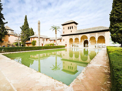 Caja Mágica Granada: tour guiado por la Alhambra para 2 personas